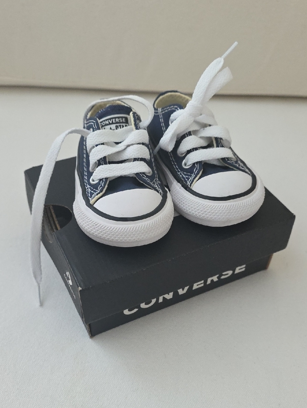 Converse Kids/baby Low Top Sneakers in Navy and White